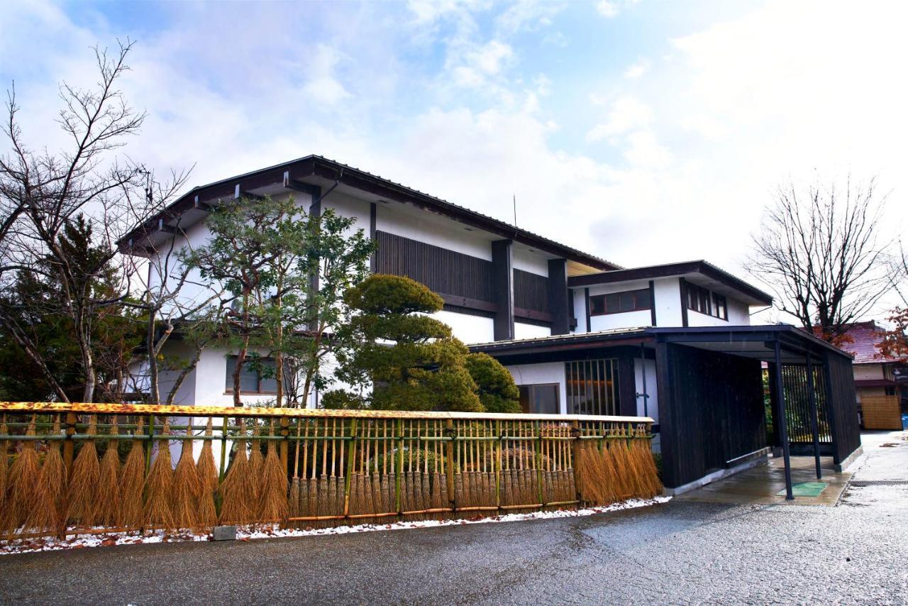 Takamiya Ryokan Sagiya Sansorai Kaminoyama Buitenkant foto